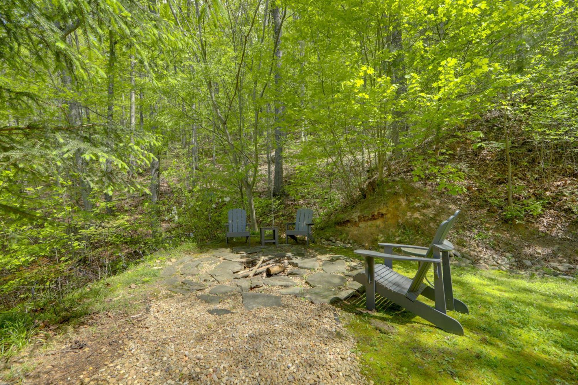 Bryson City Cabin With Hot Tub And Mountain Views! Exterior photo